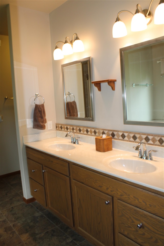105 N East Street Sigourney IA 52591