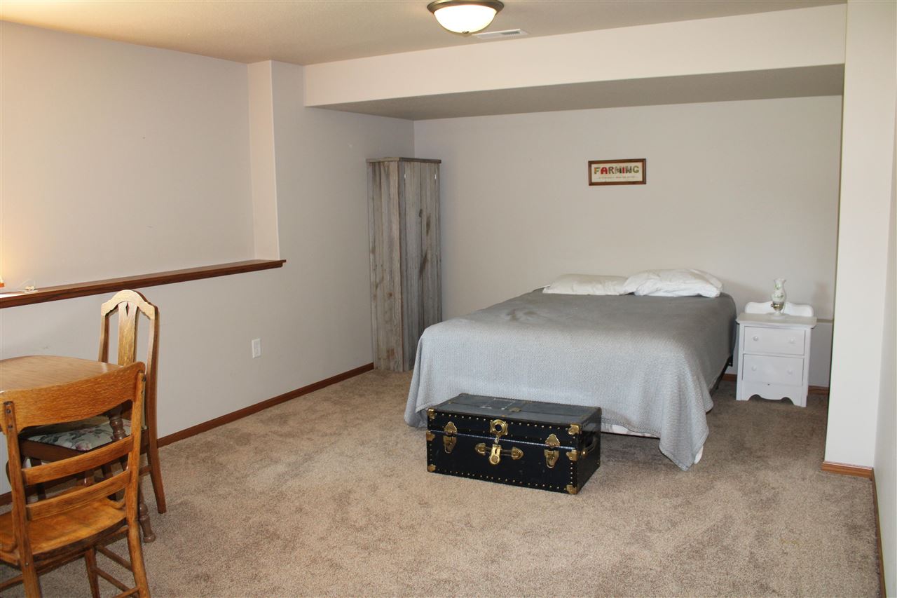 105 N East Street Sigourney IA 52591