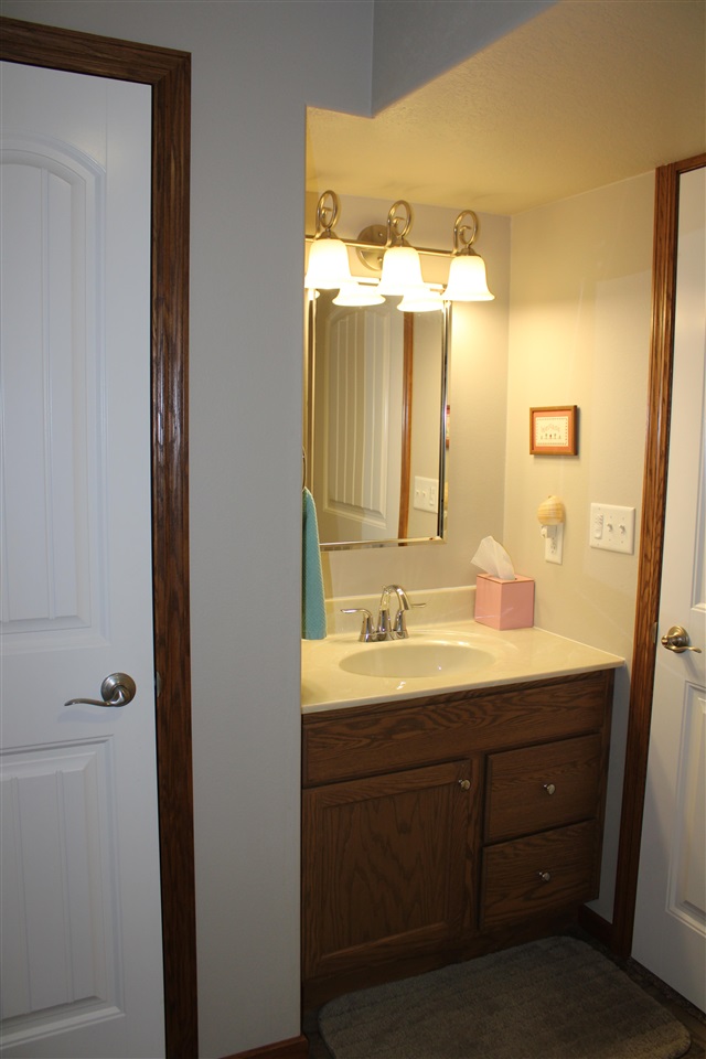 105 N East Street Sigourney IA 52591