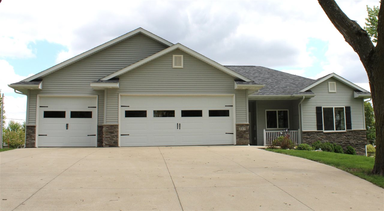105 N East Street Sigourney IA 52591