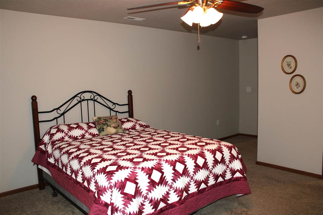 105 N East Street Sigourney IA 52591