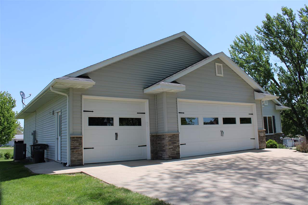 105 N East Street Sigourney IA 52591