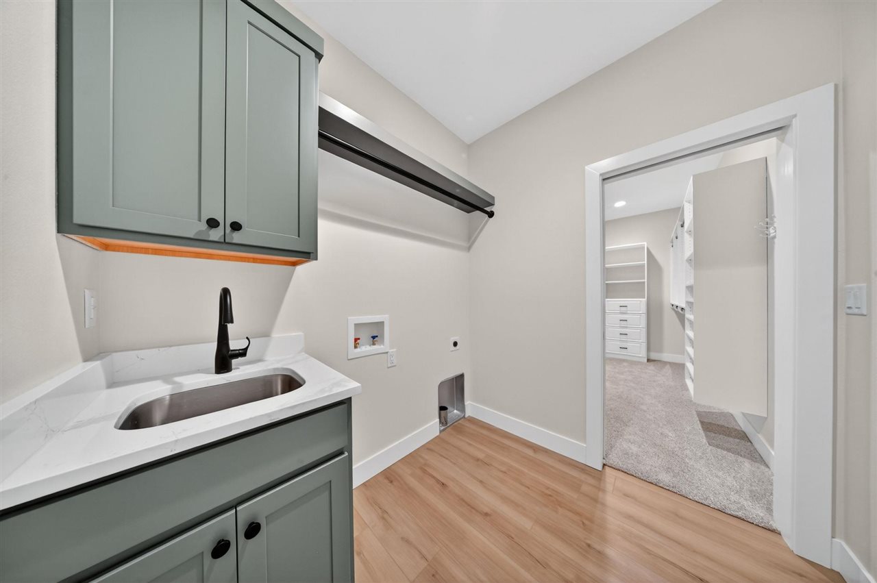 1700 Green Oak Pass Tiffin IA 52340