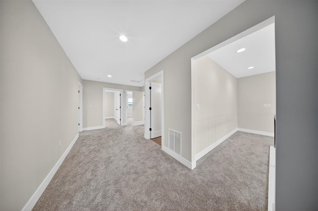 1700 Green Oak Pass Tiffin IA 52340