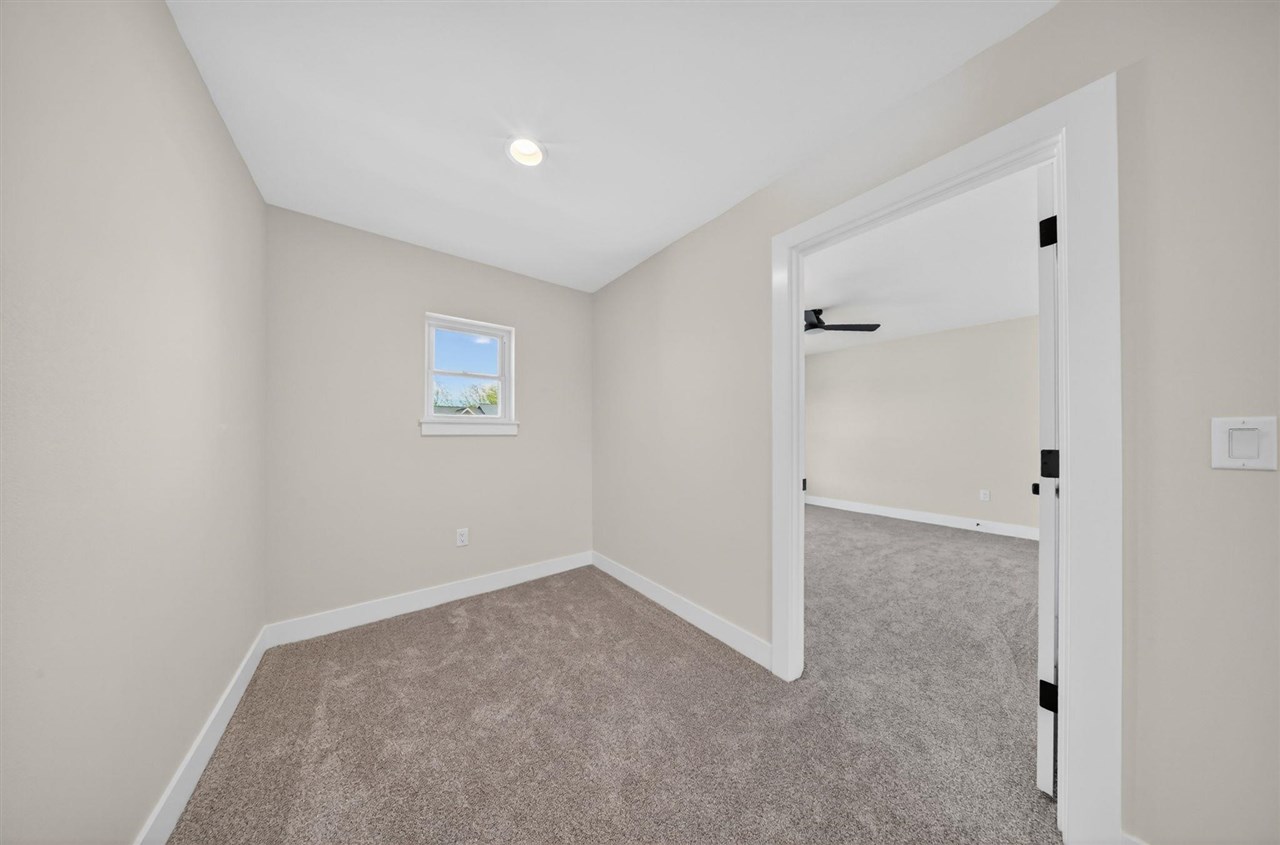 1700 Green Oak Pass Tiffin IA 52340