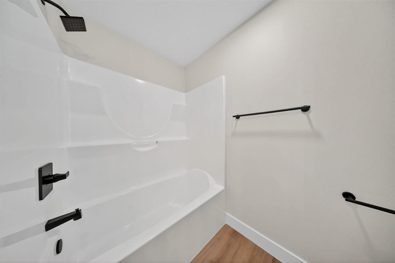 1700 Green Oak Pass Tiffin IA 52340