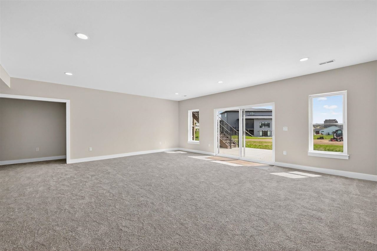 1700 Green Oak Pass Tiffin IA 52340