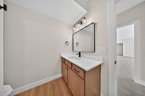 1700 Green Oak Pass Tiffin IA 52340