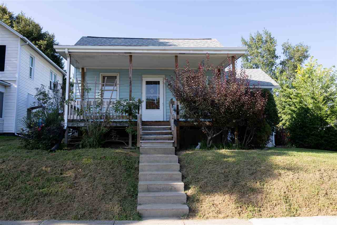 132 E Wilson Oxford IA 52322