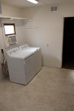 132 E Wilson Oxford IA 52322