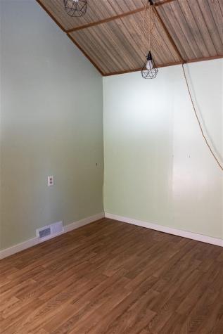132 E Wilson Oxford IA 52322