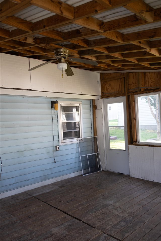 132 E Wilson Oxford IA 52322