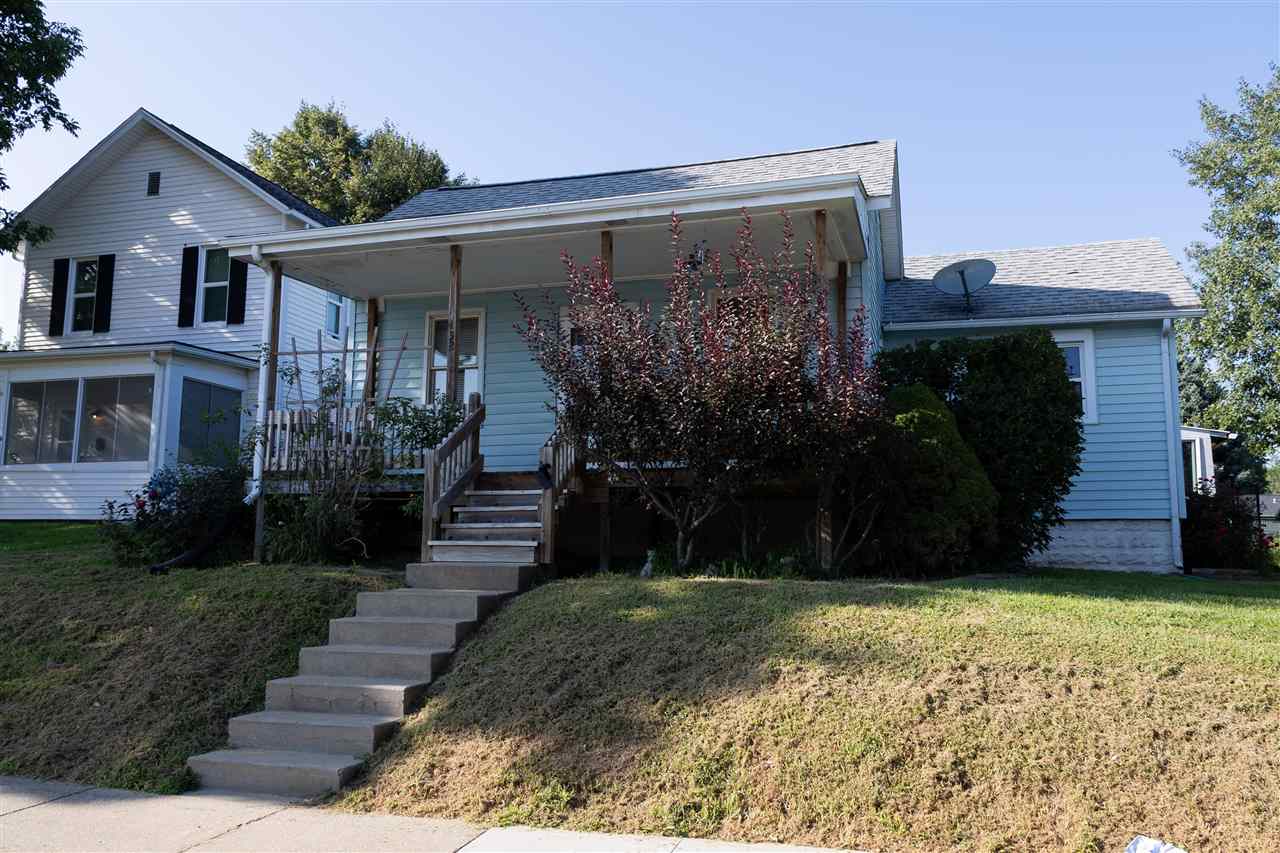 132 E Wilson Oxford IA 52322