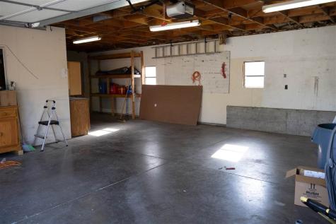 132 E Wilson Oxford IA 52322