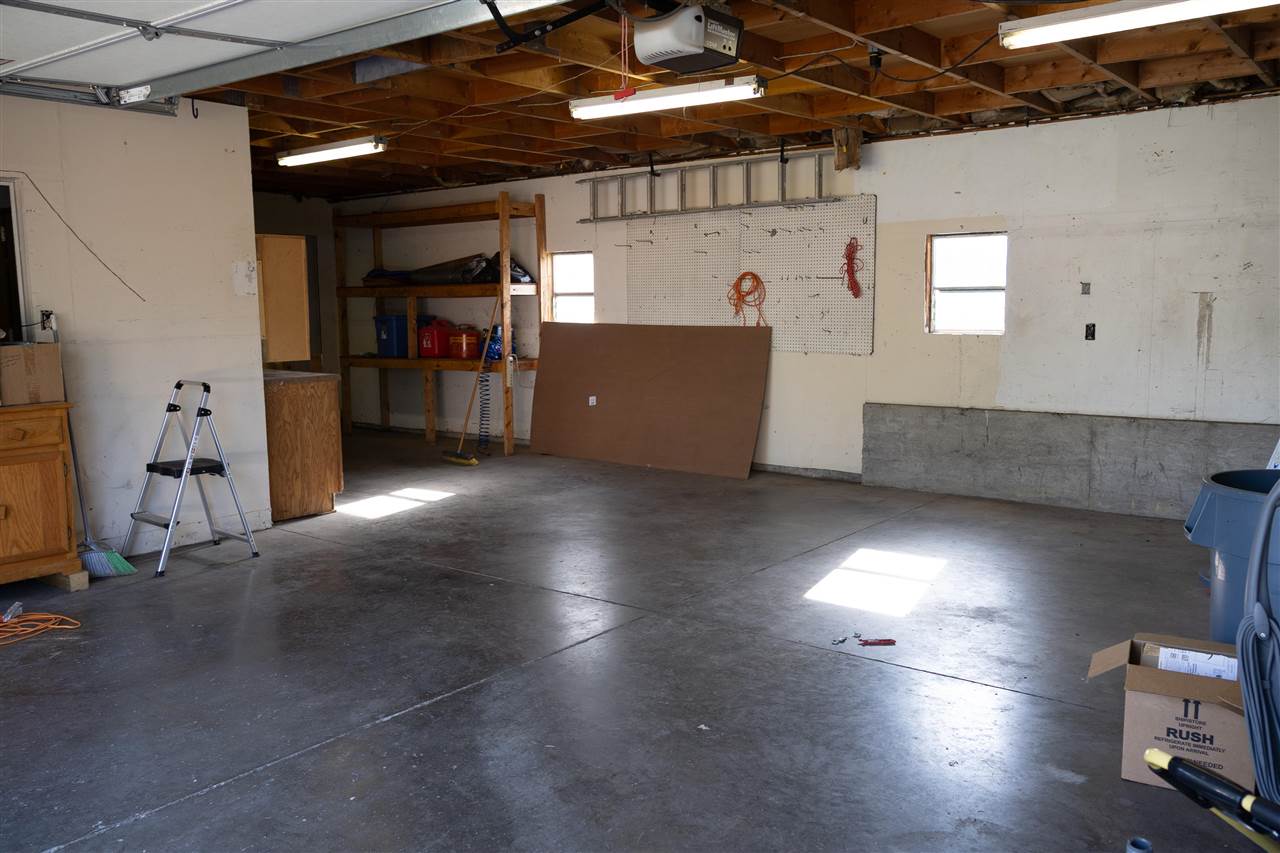 132 E Wilson Oxford IA 52322
