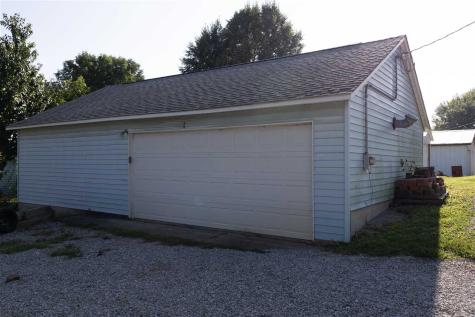 132 E Wilson Oxford IA 52322