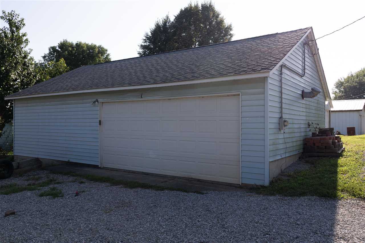 132 E Wilson Oxford IA 52322