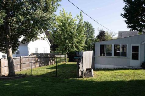 132 E Wilson Oxford IA 52322