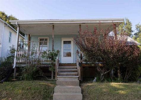 132 E Wilson Oxford IA 52322