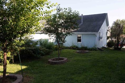 132 E Wilson Oxford IA 52322