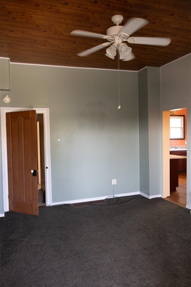 132 E Wilson Oxford IA 52322
