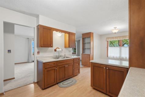 604 8th Avenue Coralville IA 52241-0000