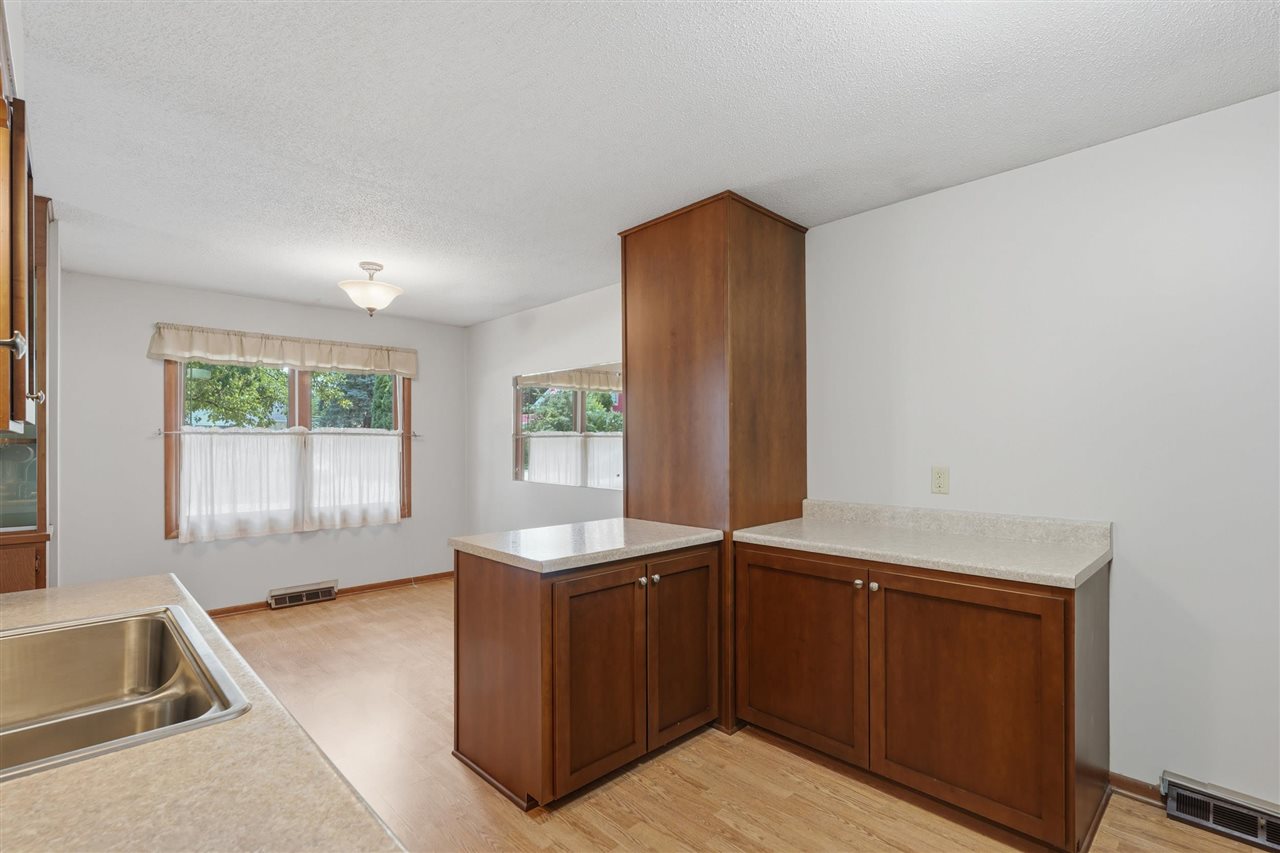 604 8th Avenue Coralville IA 52241-0000