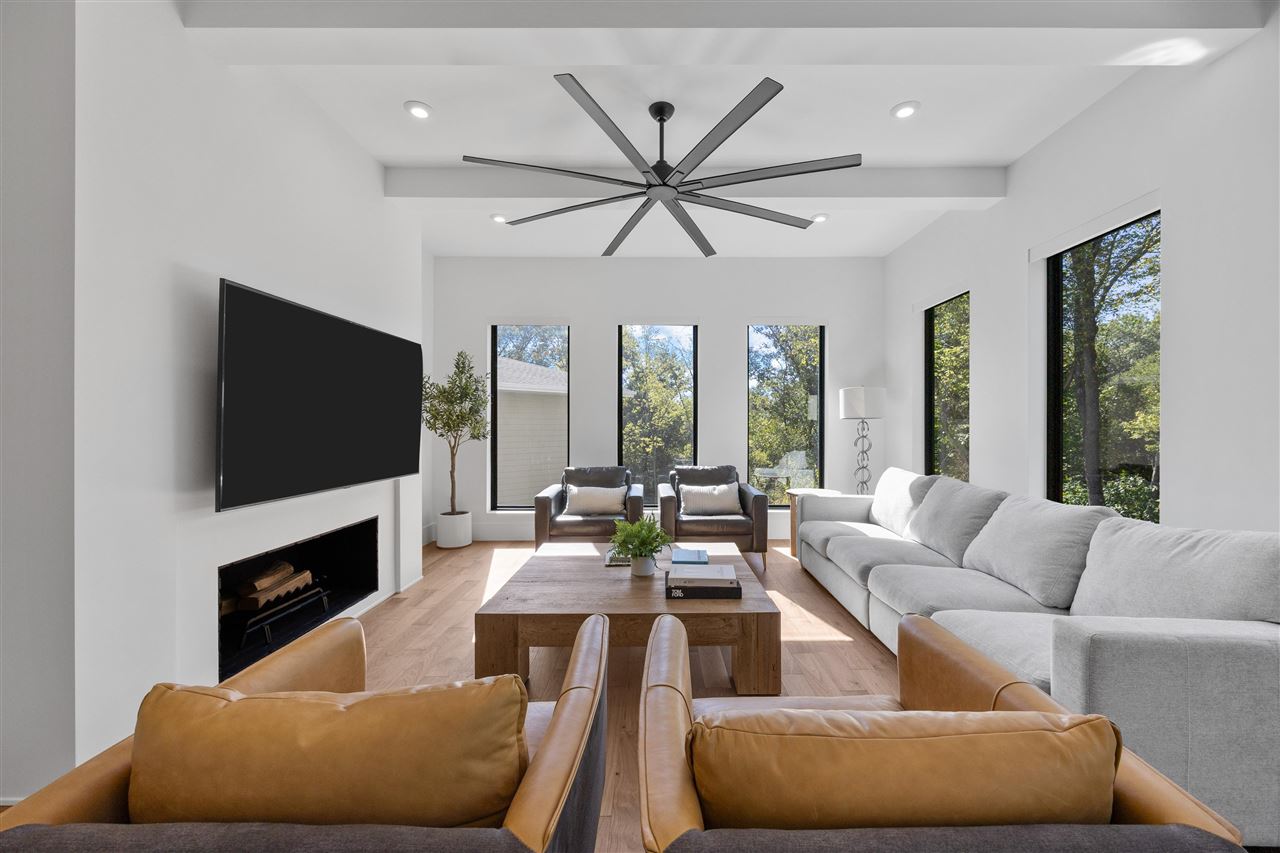 2816 Buckle Down Circle Iowa City IA 52245