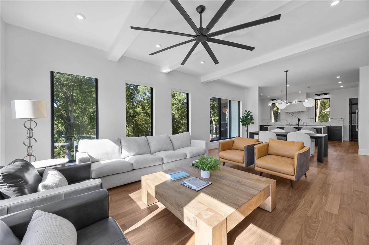 2816 Buckle Down Circle Iowa City IA 52245