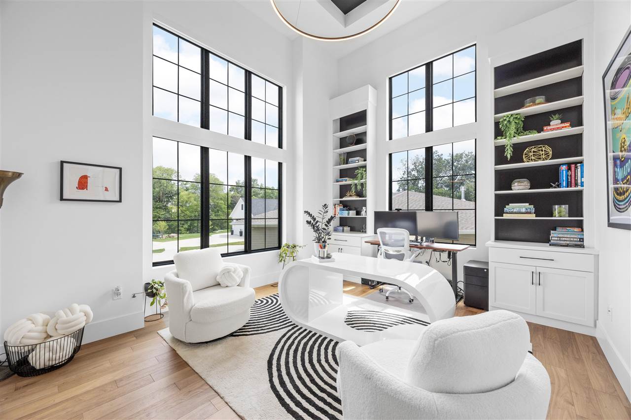 2816 Buckle Down Circle Iowa City IA 52245