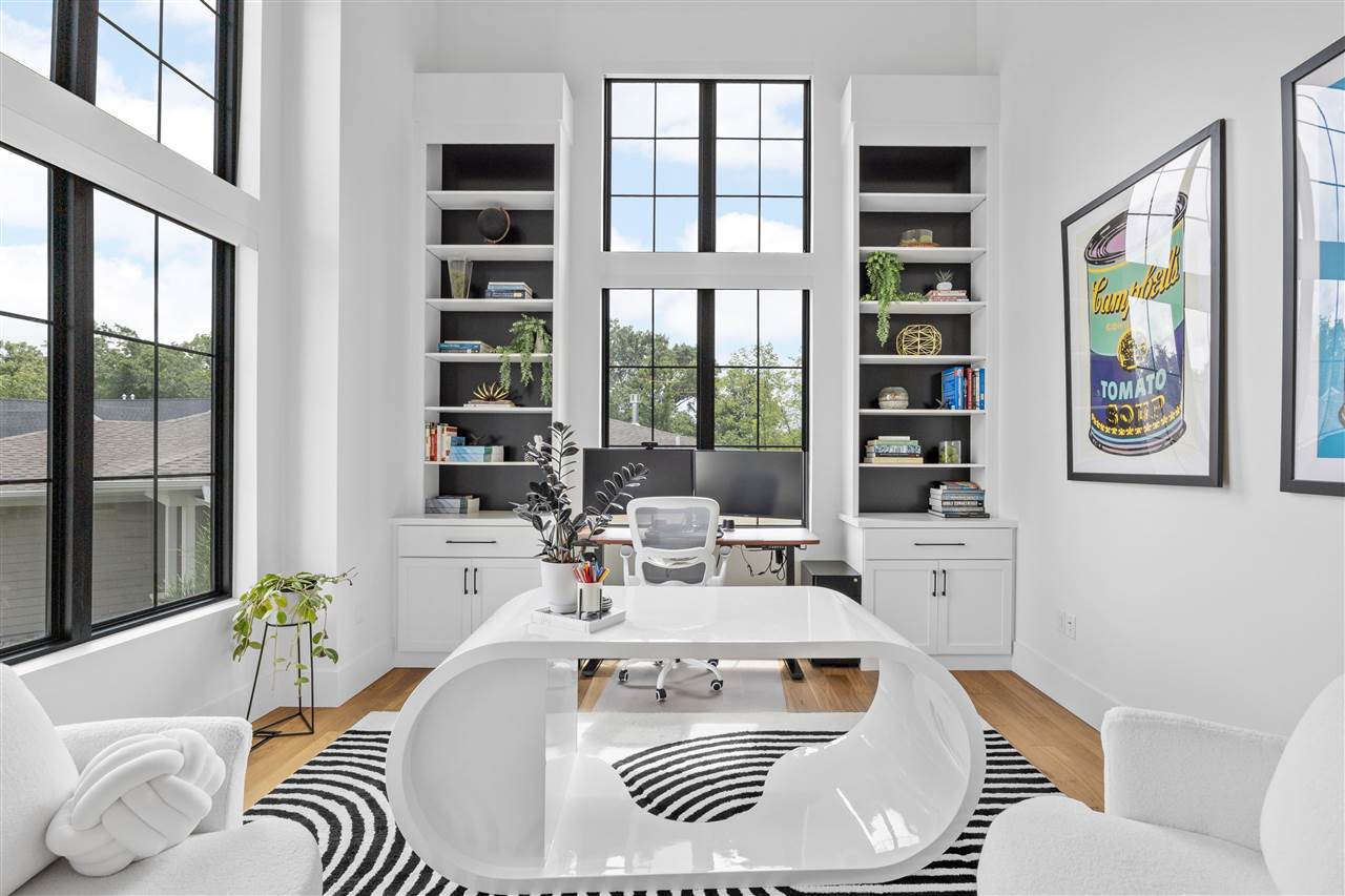 2816 Buckle Down Circle Iowa City IA 52245