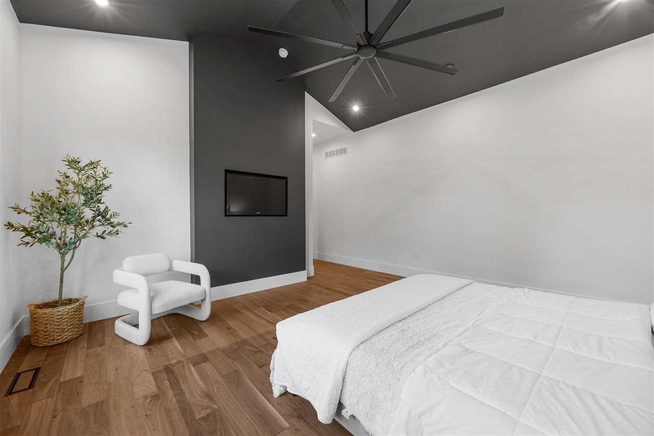 2816 Buckle Down Circle Iowa City IA 52245