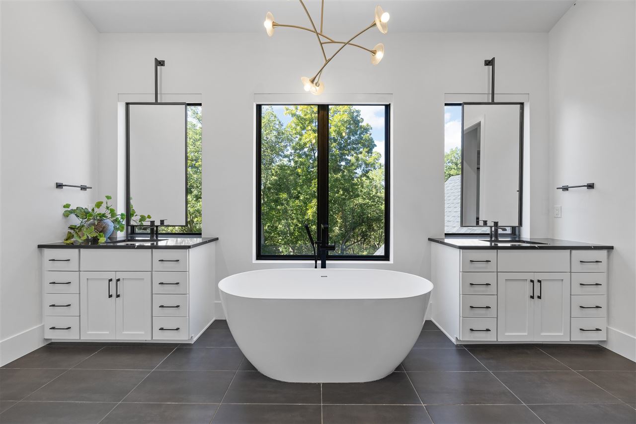 2816 Buckle Down Circle Iowa City IA 52245