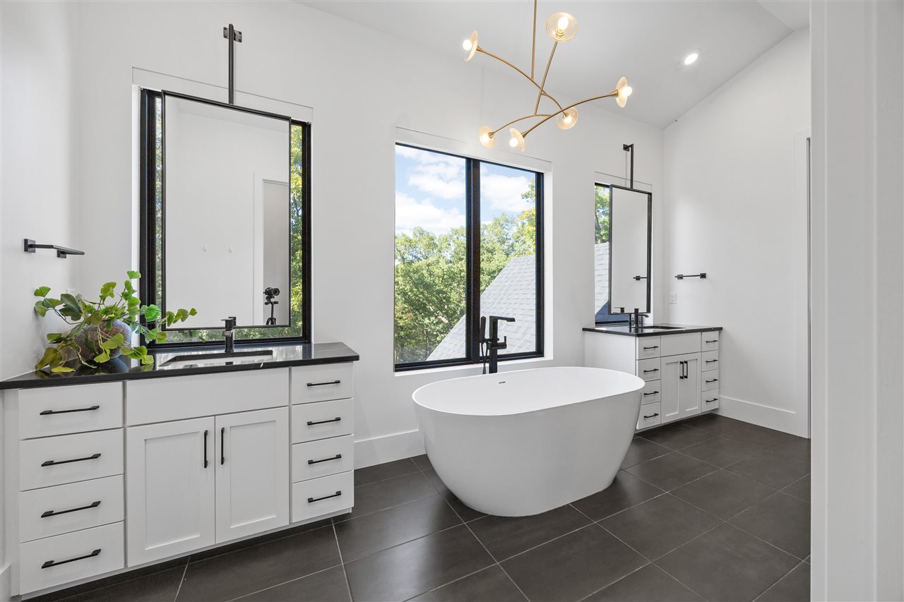 2816 Buckle Down Circle Iowa City IA 52245