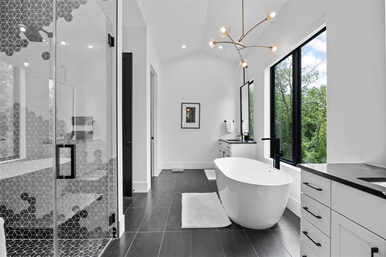 2816 Buckle Down Circle Iowa City IA 52245