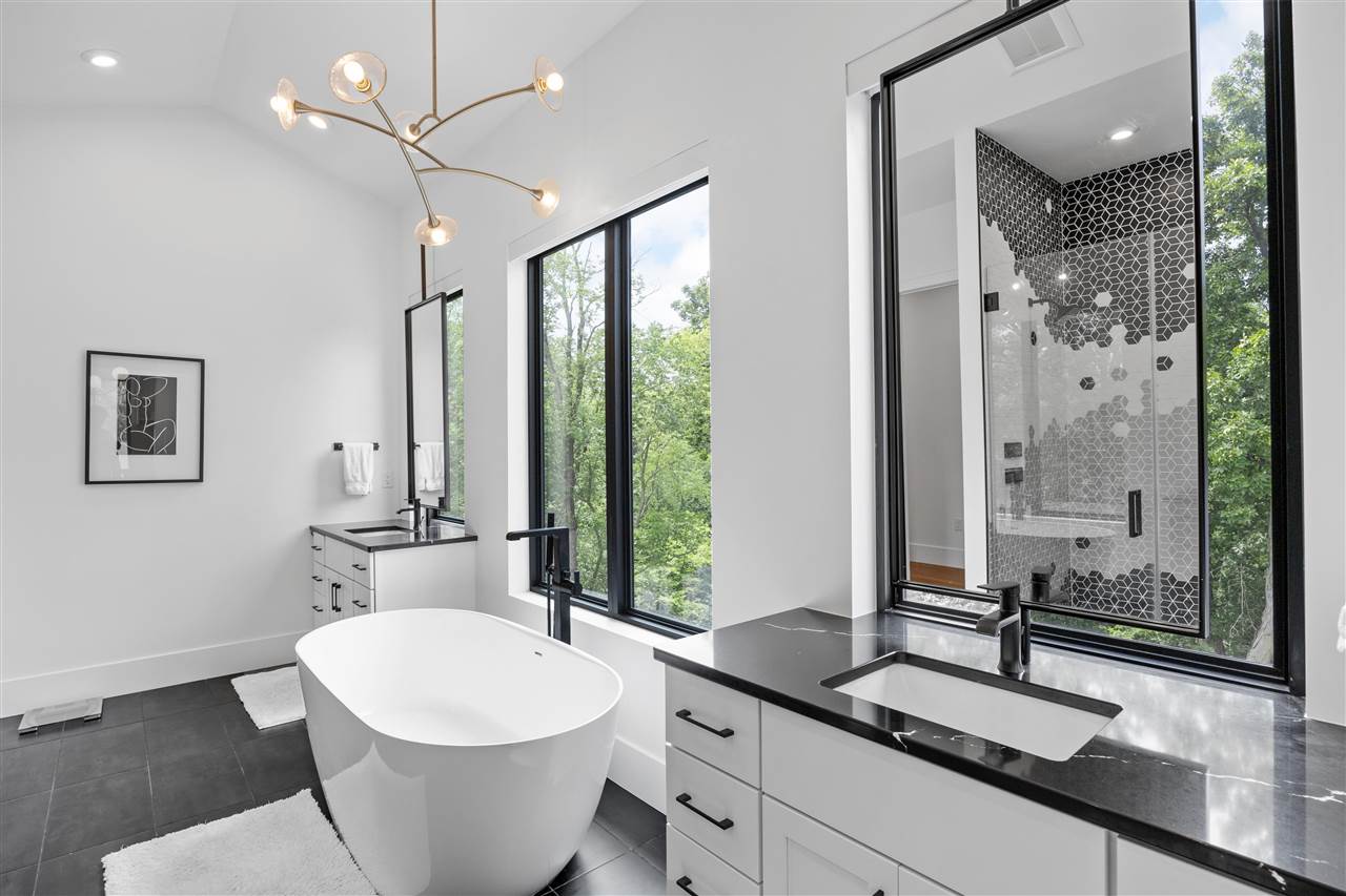 2816 Buckle Down Circle Iowa City IA 52245