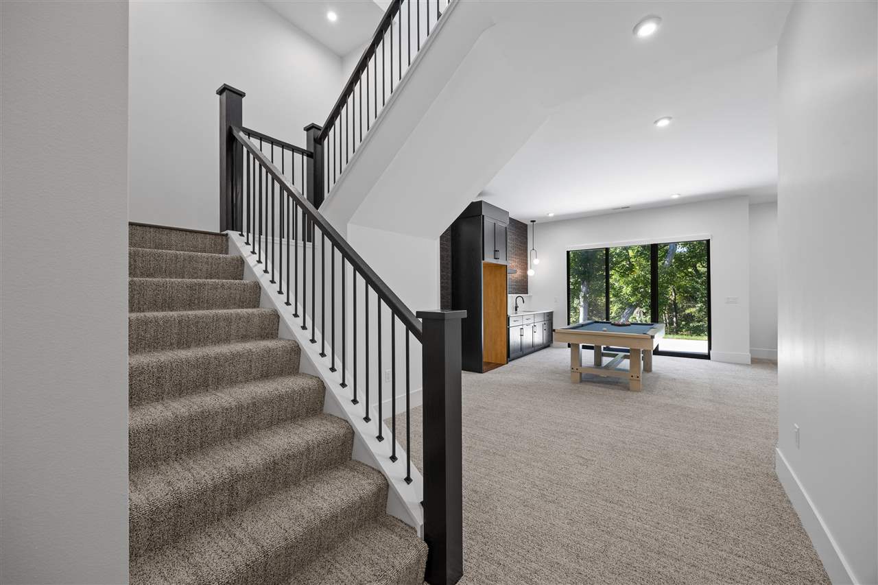 2816 Buckle Down Circle Iowa City IA 52245