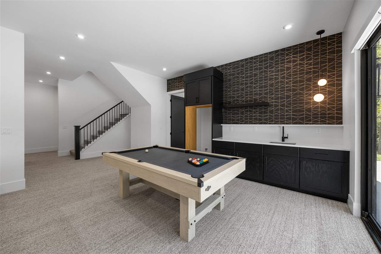 2816 Buckle Down Circle Iowa City IA 52245