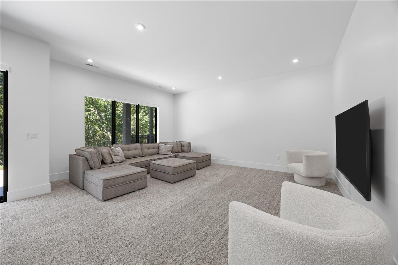 2816 Buckle Down Circle Iowa City IA 52245