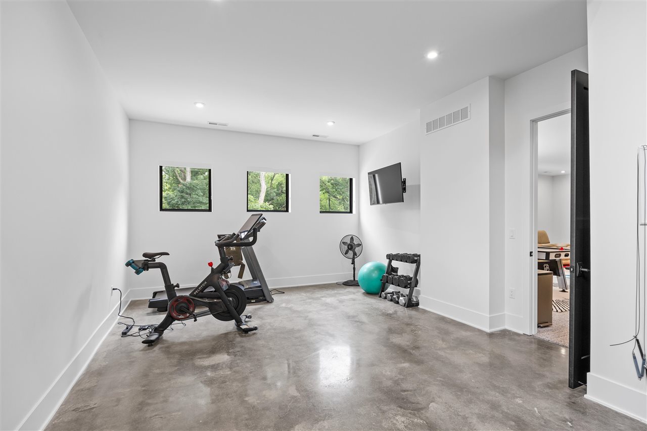 2816 Buckle Down Circle Iowa City IA 52245