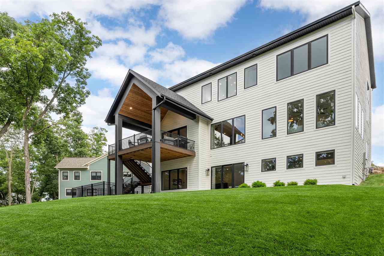 2816 Buckle Down Circle Iowa City IA 52245