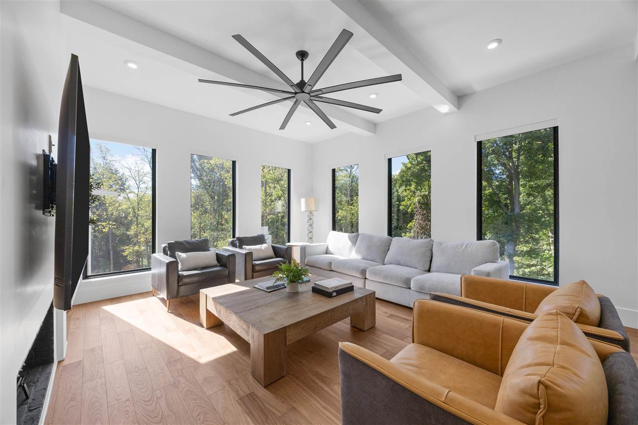 2816 Buckle Down Circle Iowa City IA 52245