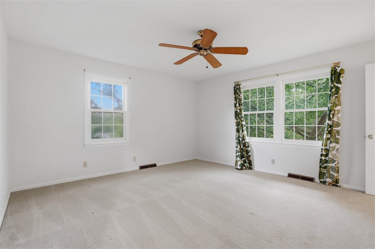 4331 Oakridge Trail NE Iowa City IA 52240