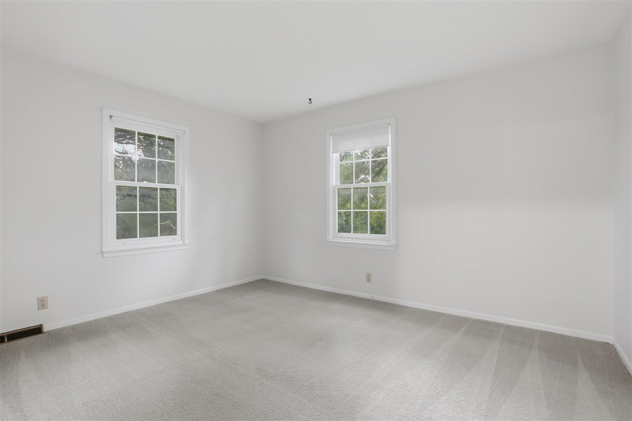 4331 Oakridge Trail NE Iowa City IA 52240