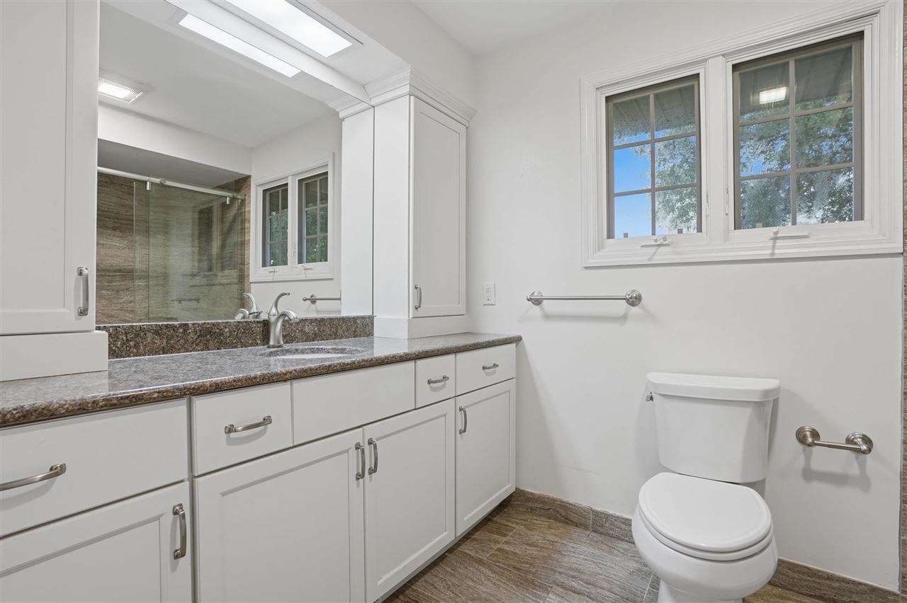 4331 Oakridge Trail NE Iowa City IA 52240