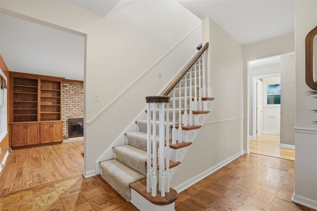 4331 Oakridge Trail NE Iowa City IA 52240