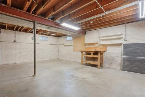4331 Oakridge Trail NE Iowa City IA 52240