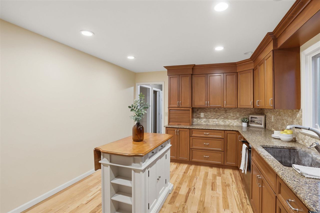 4331 Oakridge Trail NE Iowa City IA 52240