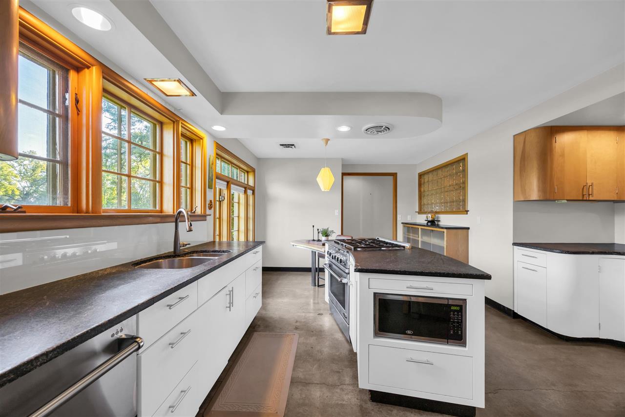425 Beldon Avenue Iowa City IA 52246