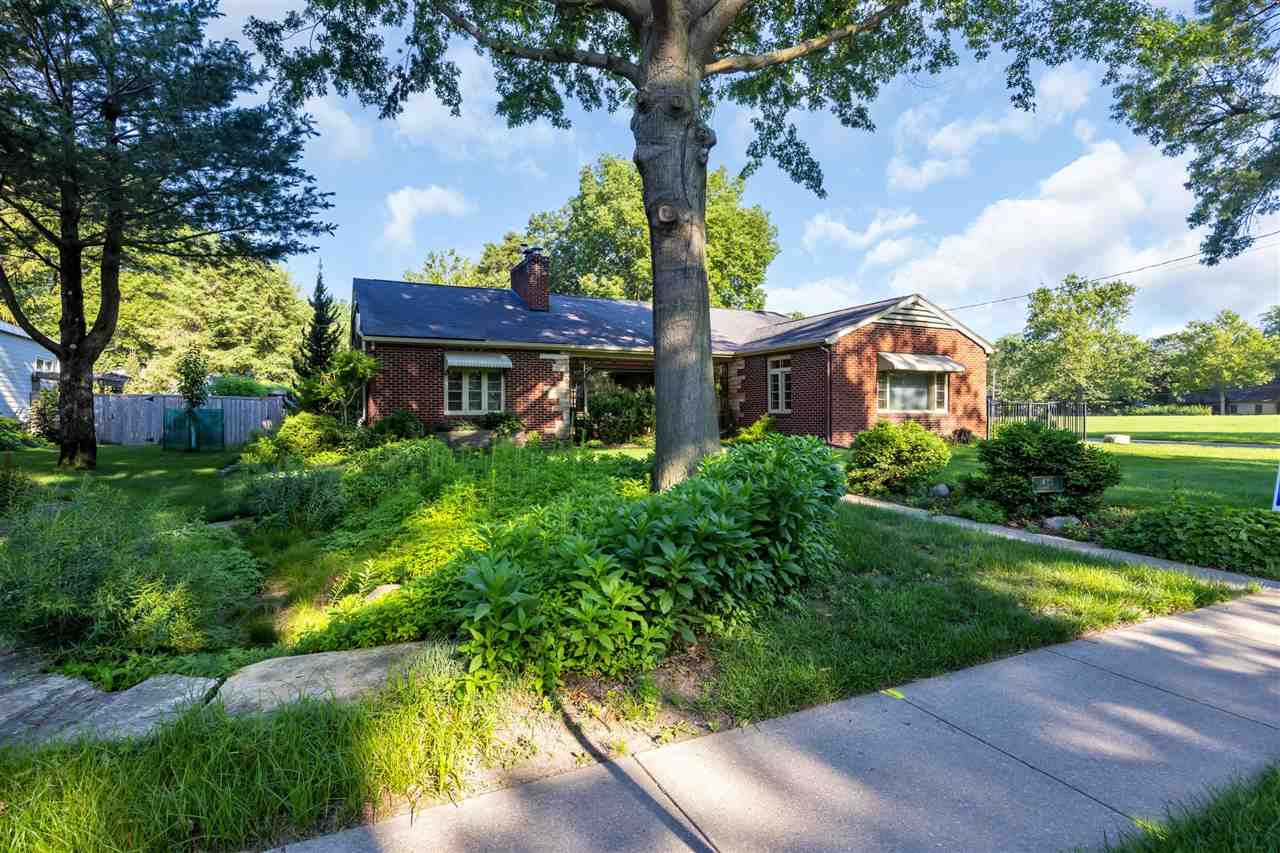 425 Beldon Avenue Iowa City IA 52246